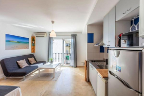 Apartamento en la calle principal con solarium.